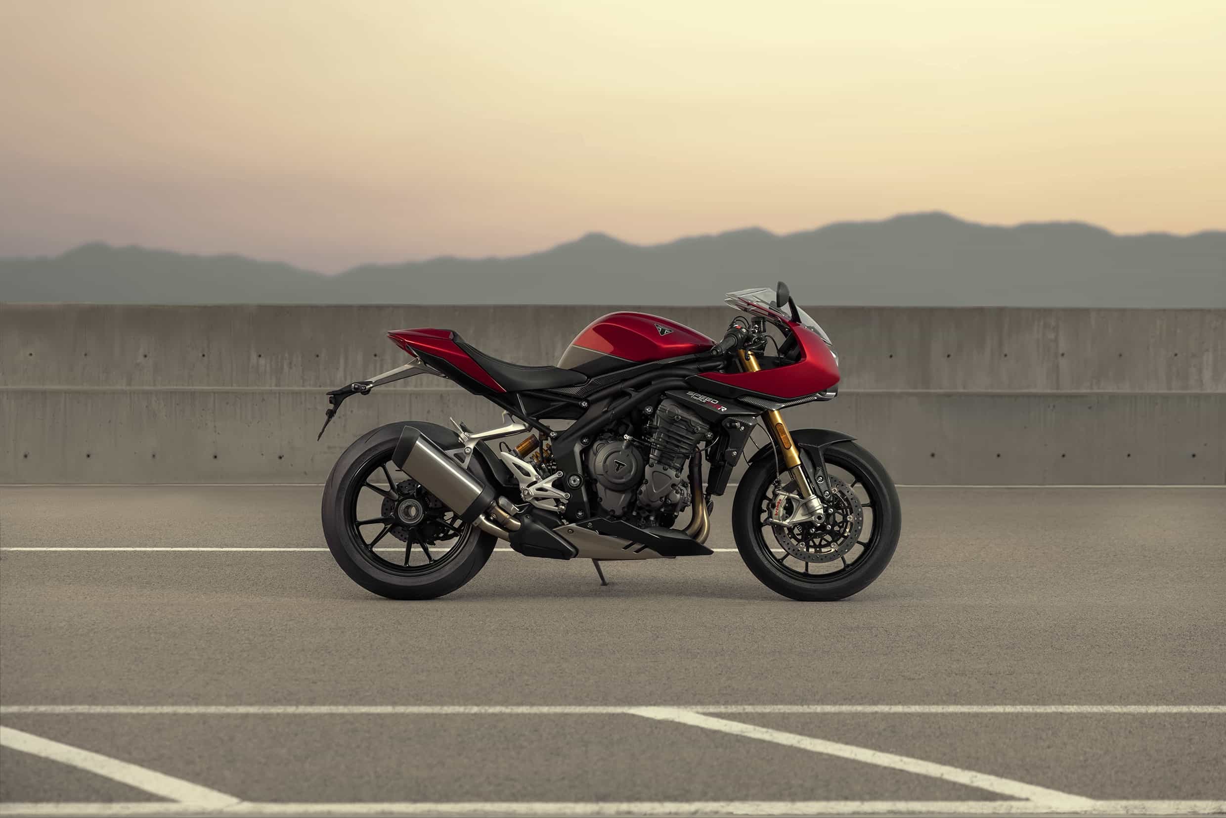 Triumph Speed Triple 1200 RR: le foto