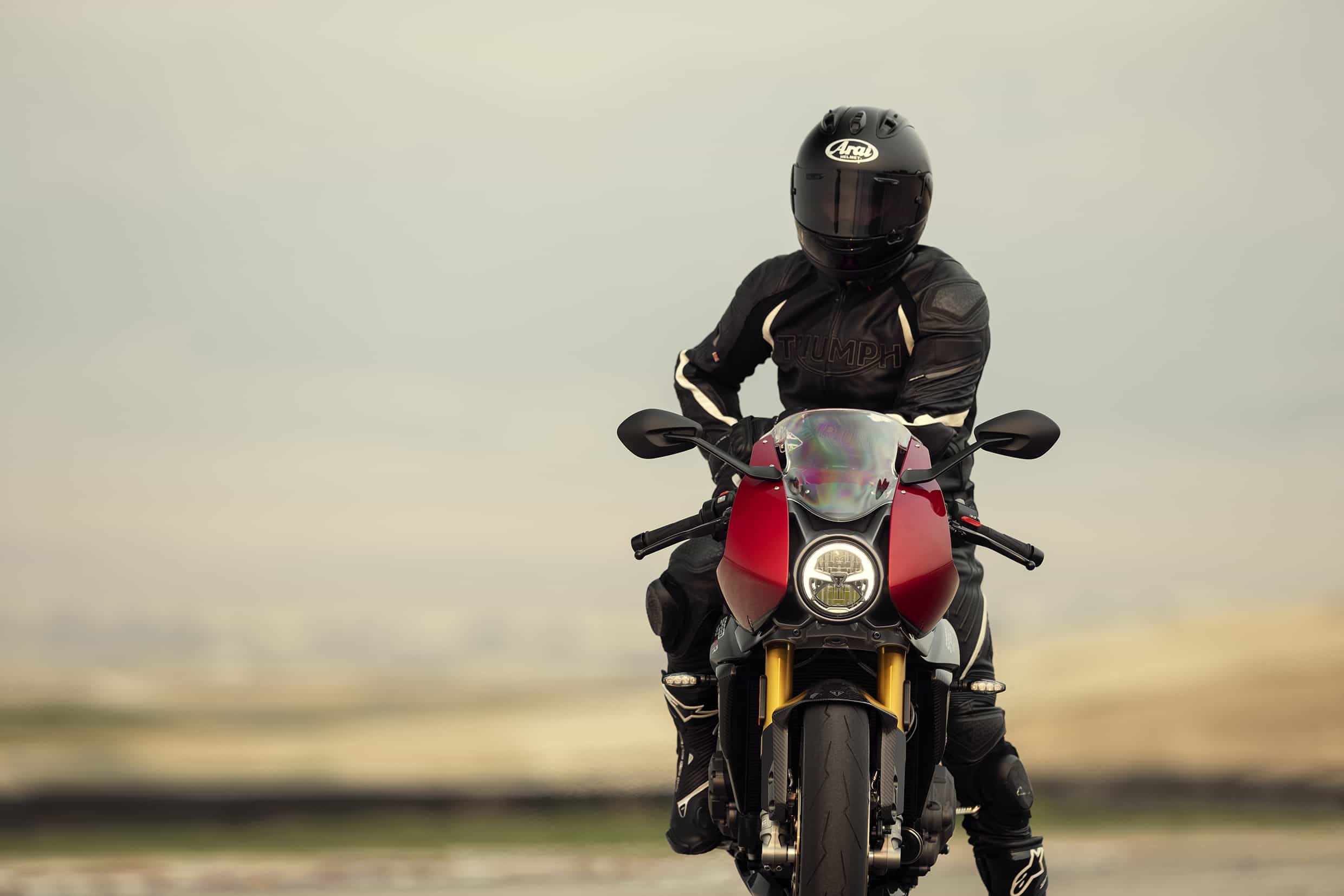 Triumph Speed Triple 1200 RR: le foto