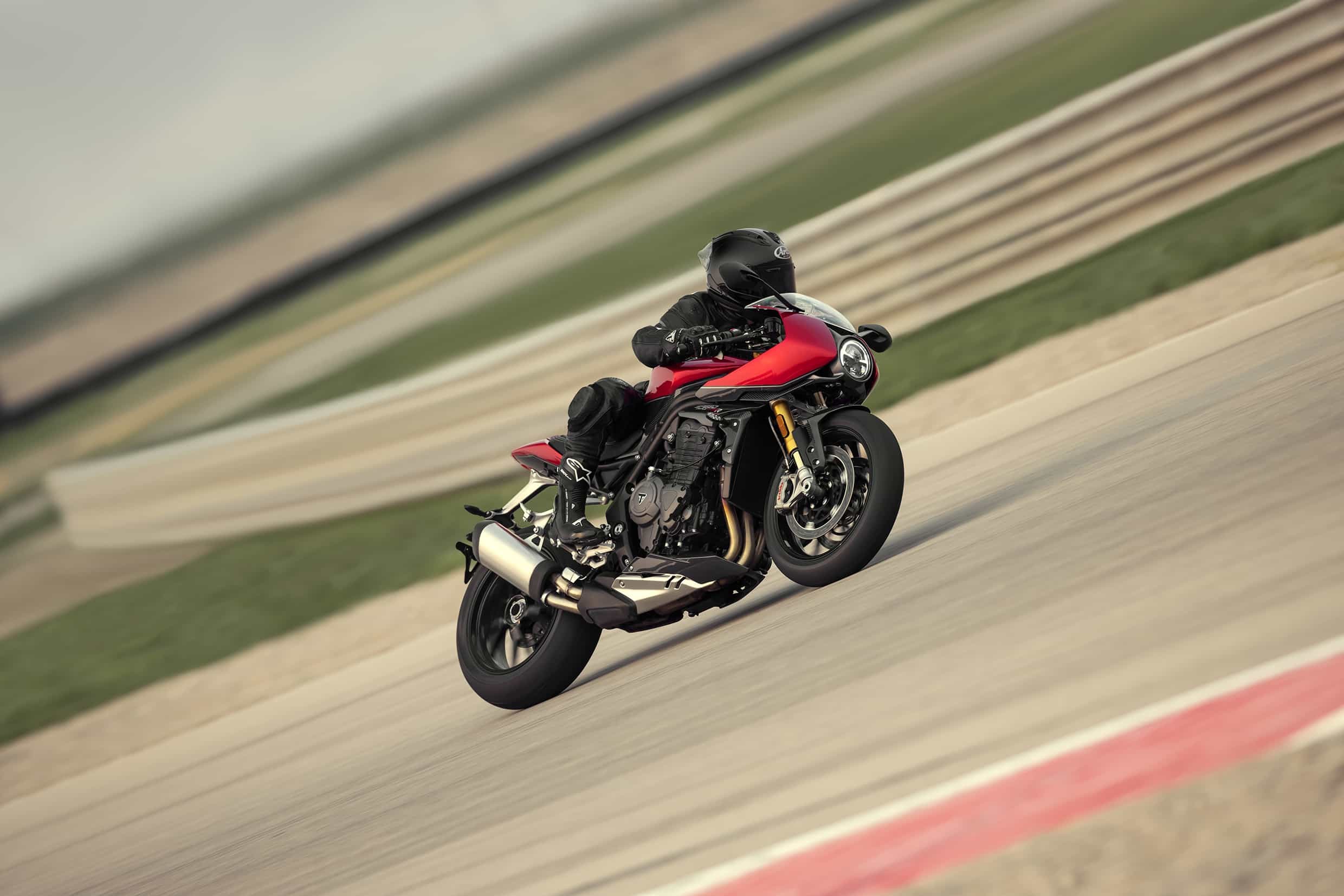 Triumph Speed Triple 1200 RR: le foto