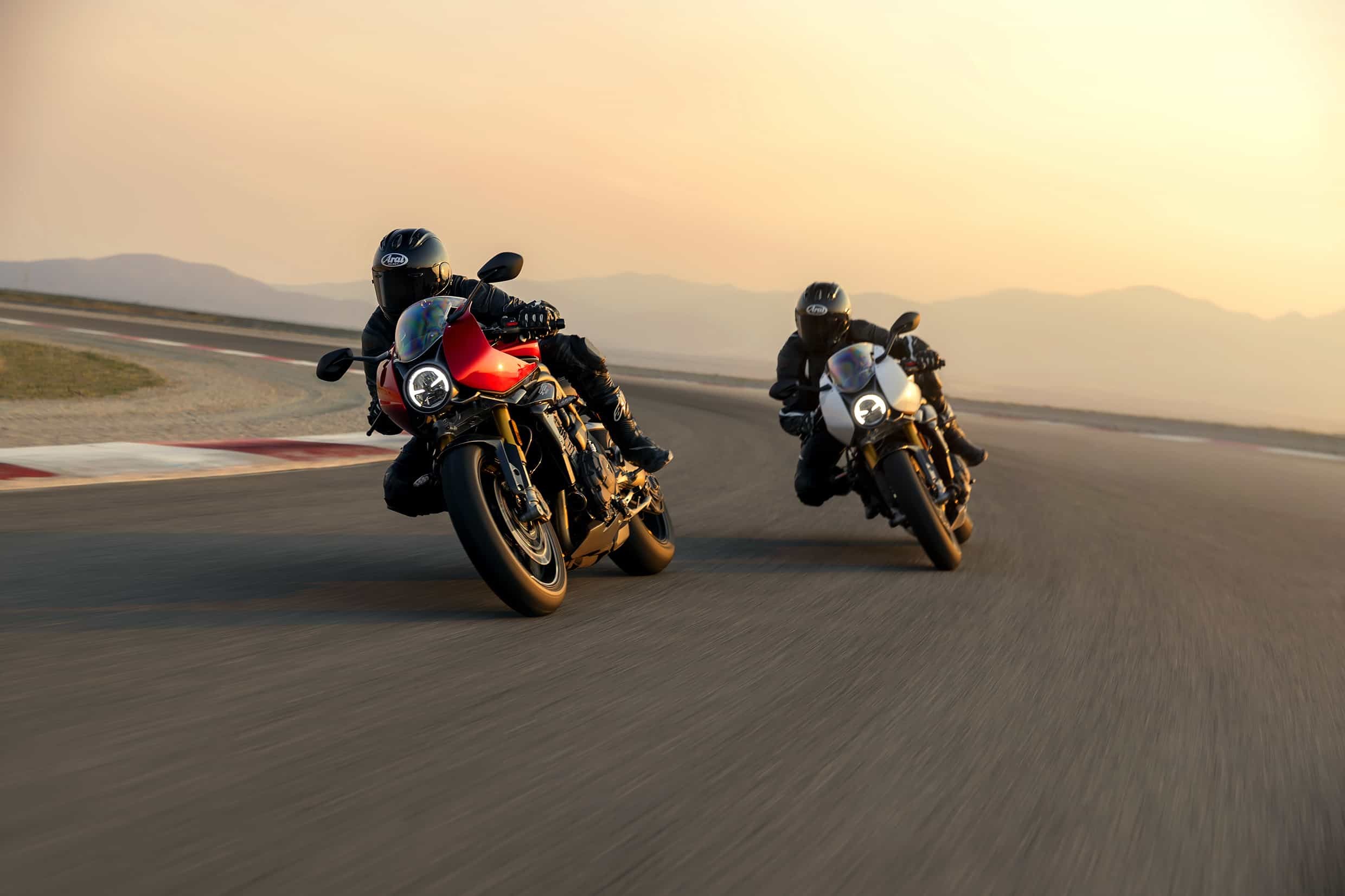 Triumph Speed Triple 1200 RR: le foto