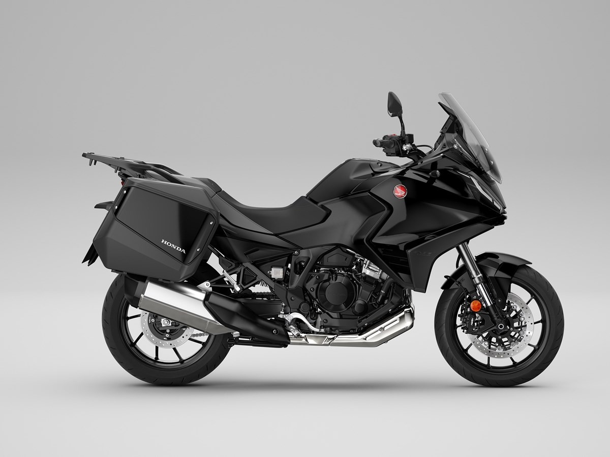 Honda NT1100: le foto ufficiali