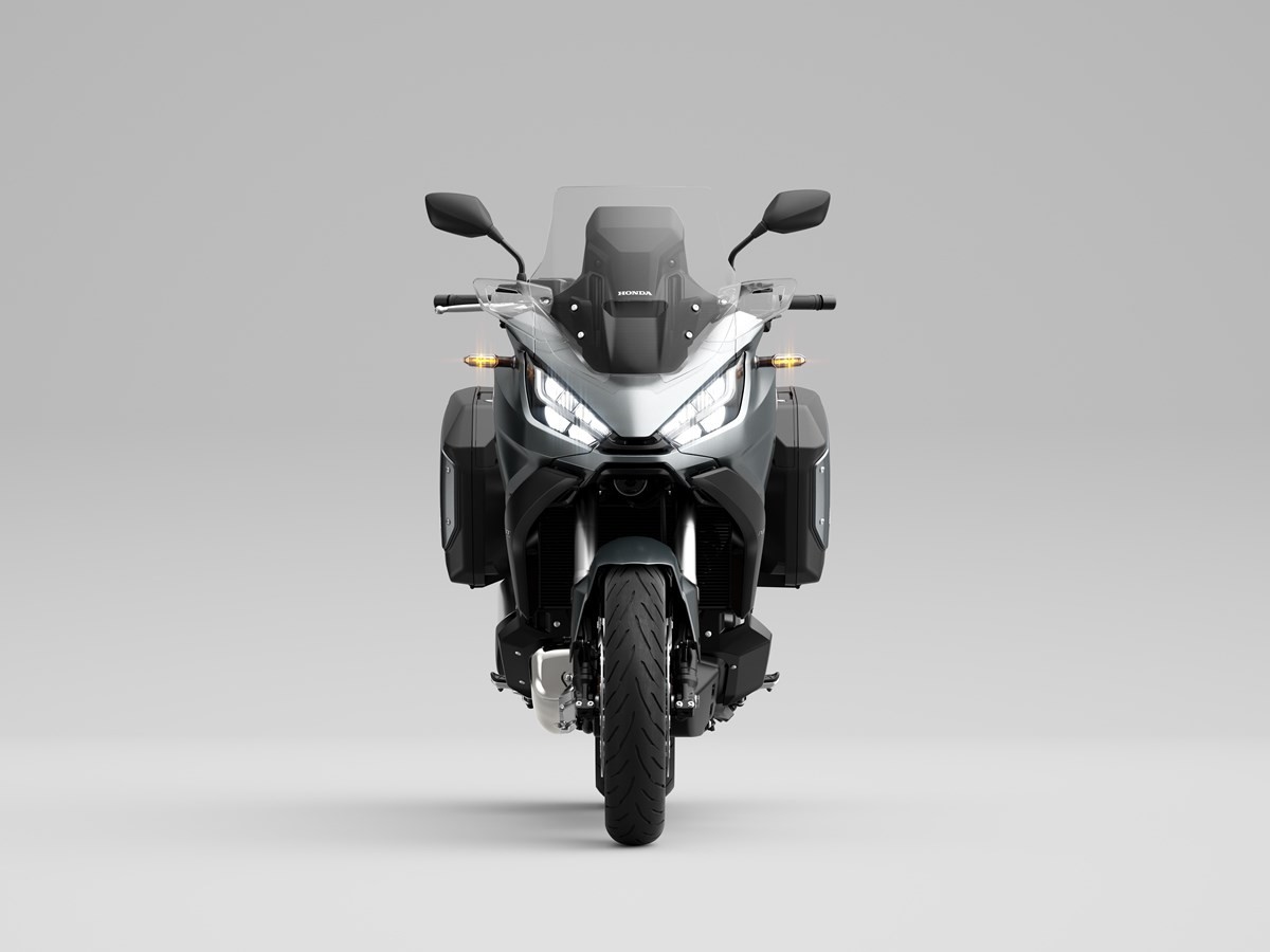 Honda NT1100: le foto ufficiali