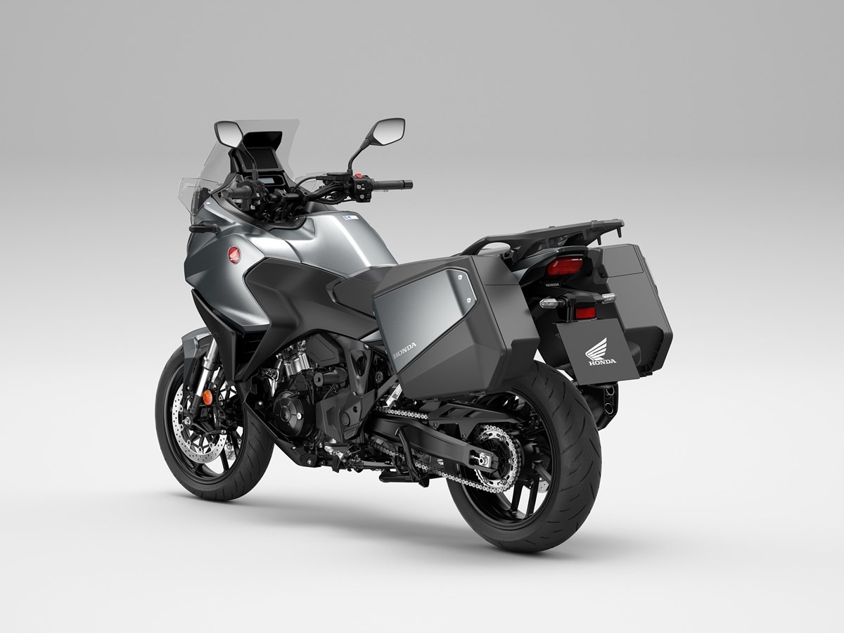 Honda NT1100: le foto ufficiali