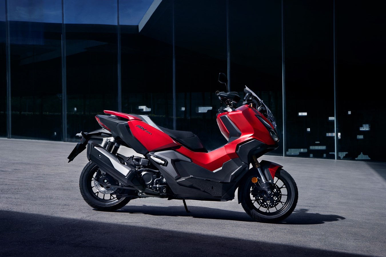 Eicma 2021, Honda svela il nuovo Urban Adventure: ecco ADV350