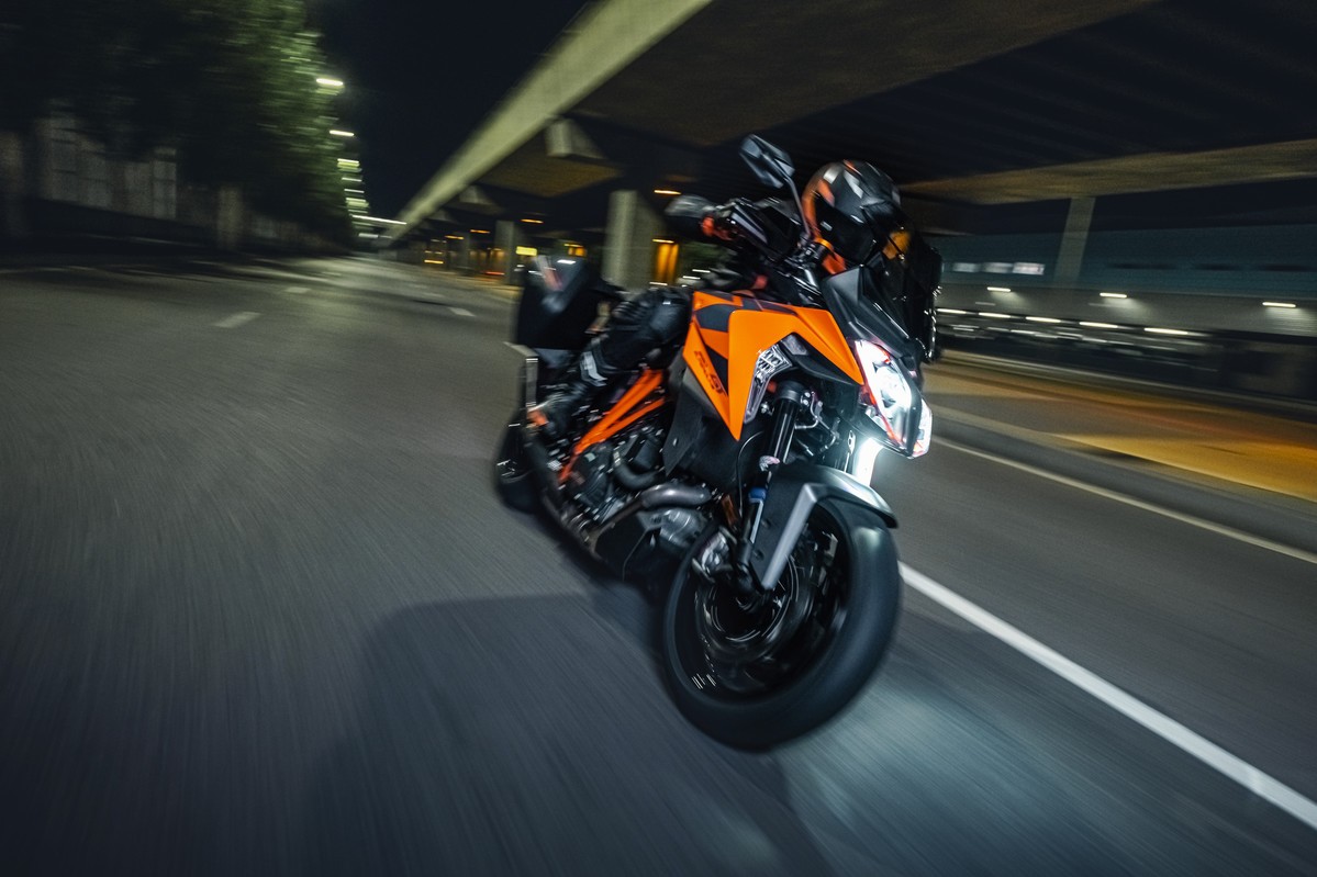 KTM svela la nuova 1290 Super Duke GT