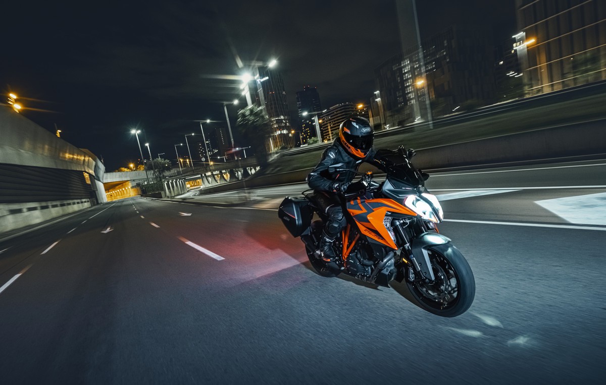 KTM svela la nuova 1290 Super Duke GT