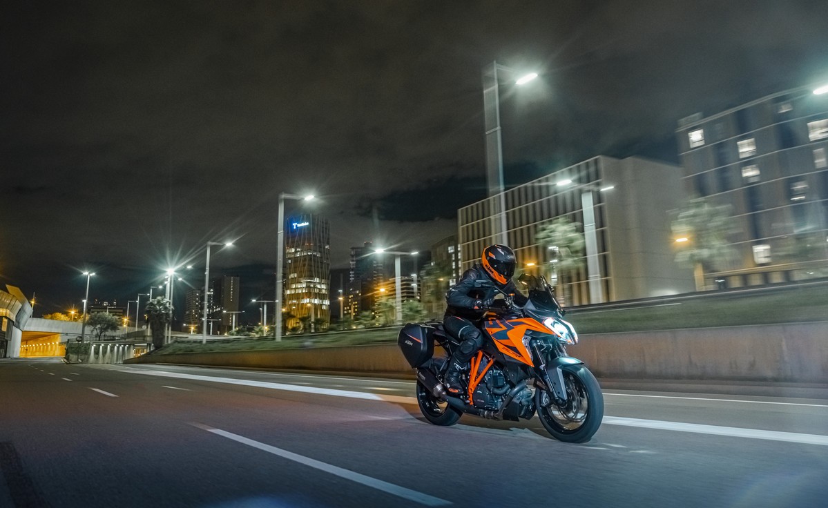 KTM svela la nuova 1290 Super Duke GT