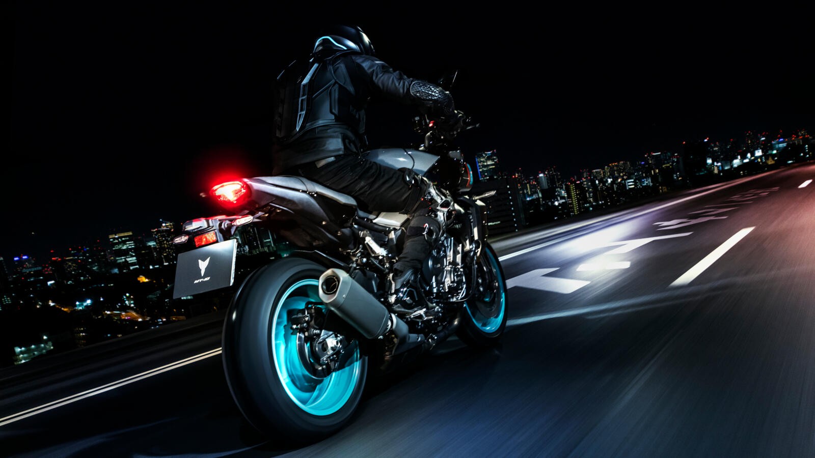 Yamaha MT-10 2022: le foto