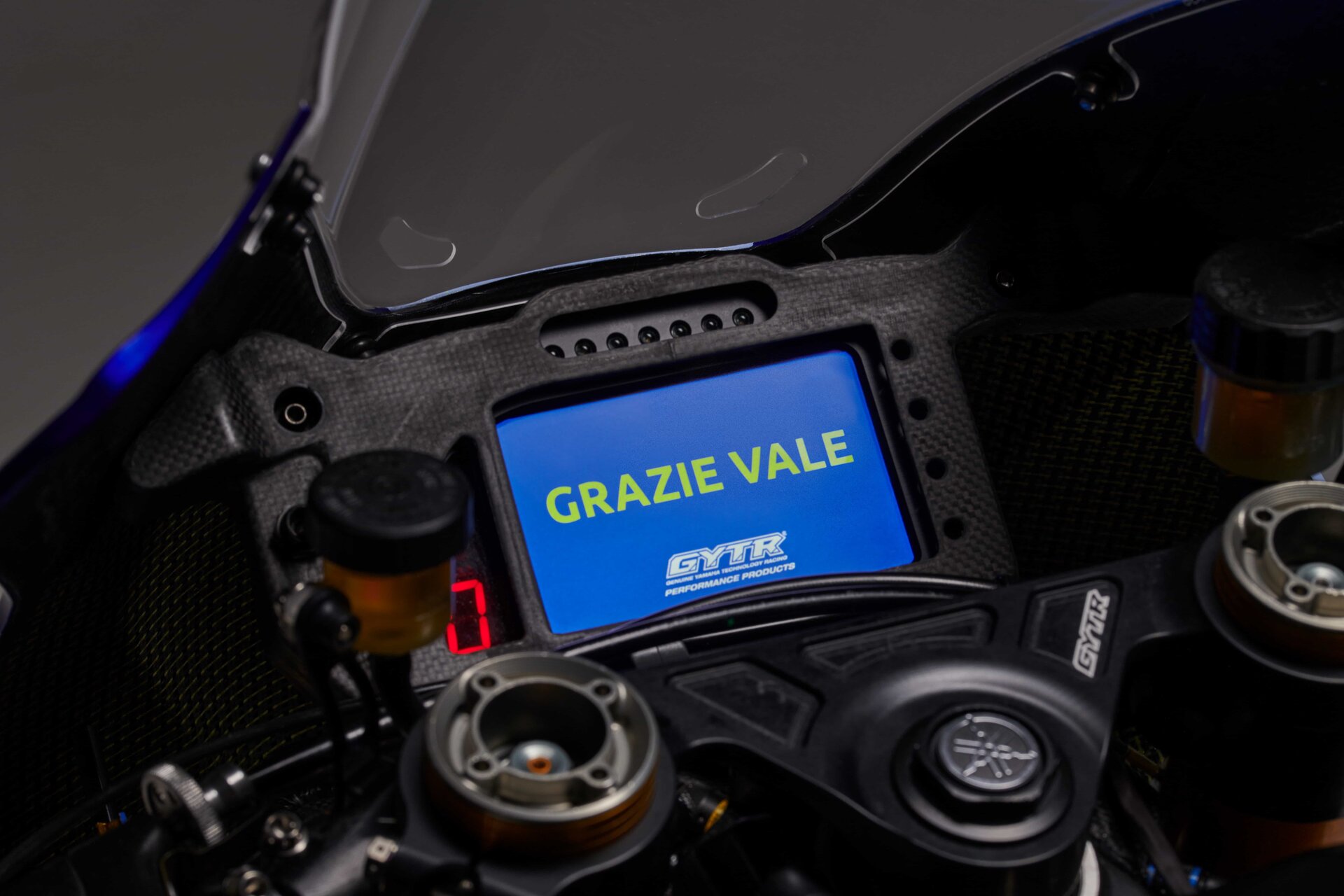 Yamaha omaggia Valentino Rossi con una speciale R1 GYTR VR46