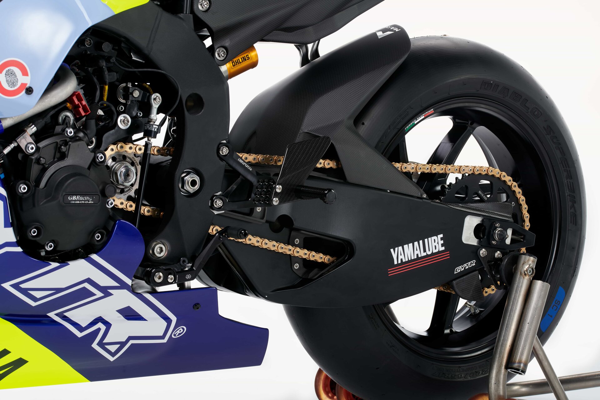 Yamaha omaggia Valentino Rossi con una speciale R1 GYTR VR46