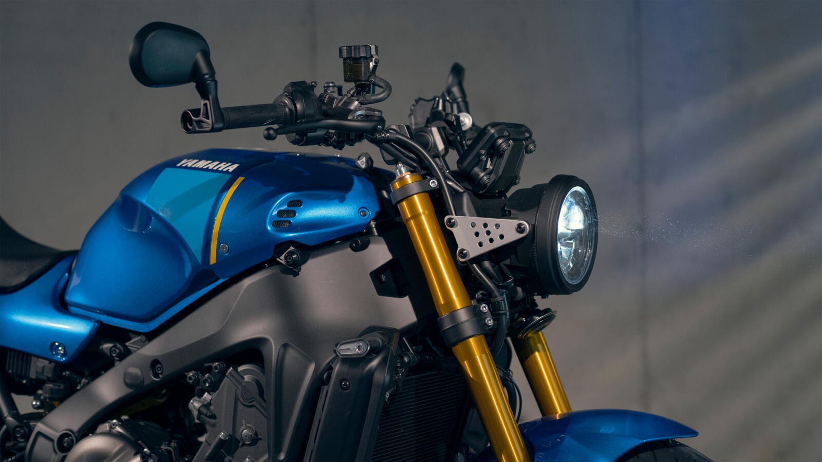 Yamaha XSR900 2022: le foto