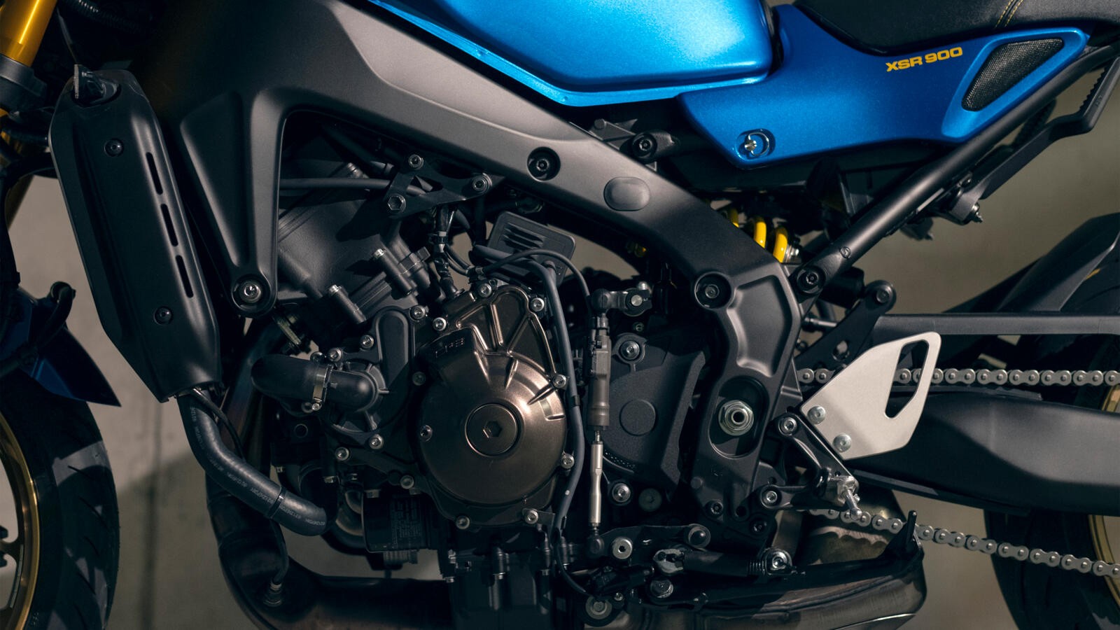 Yamaha XSR900 2022: le foto