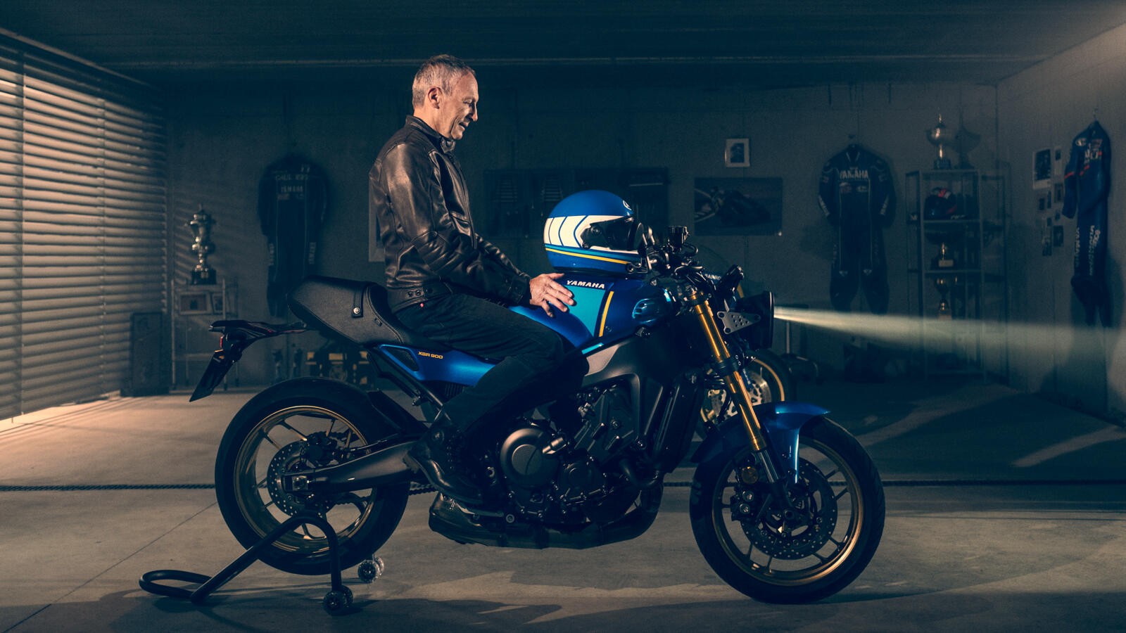 Yamaha XSR900 2022: le foto