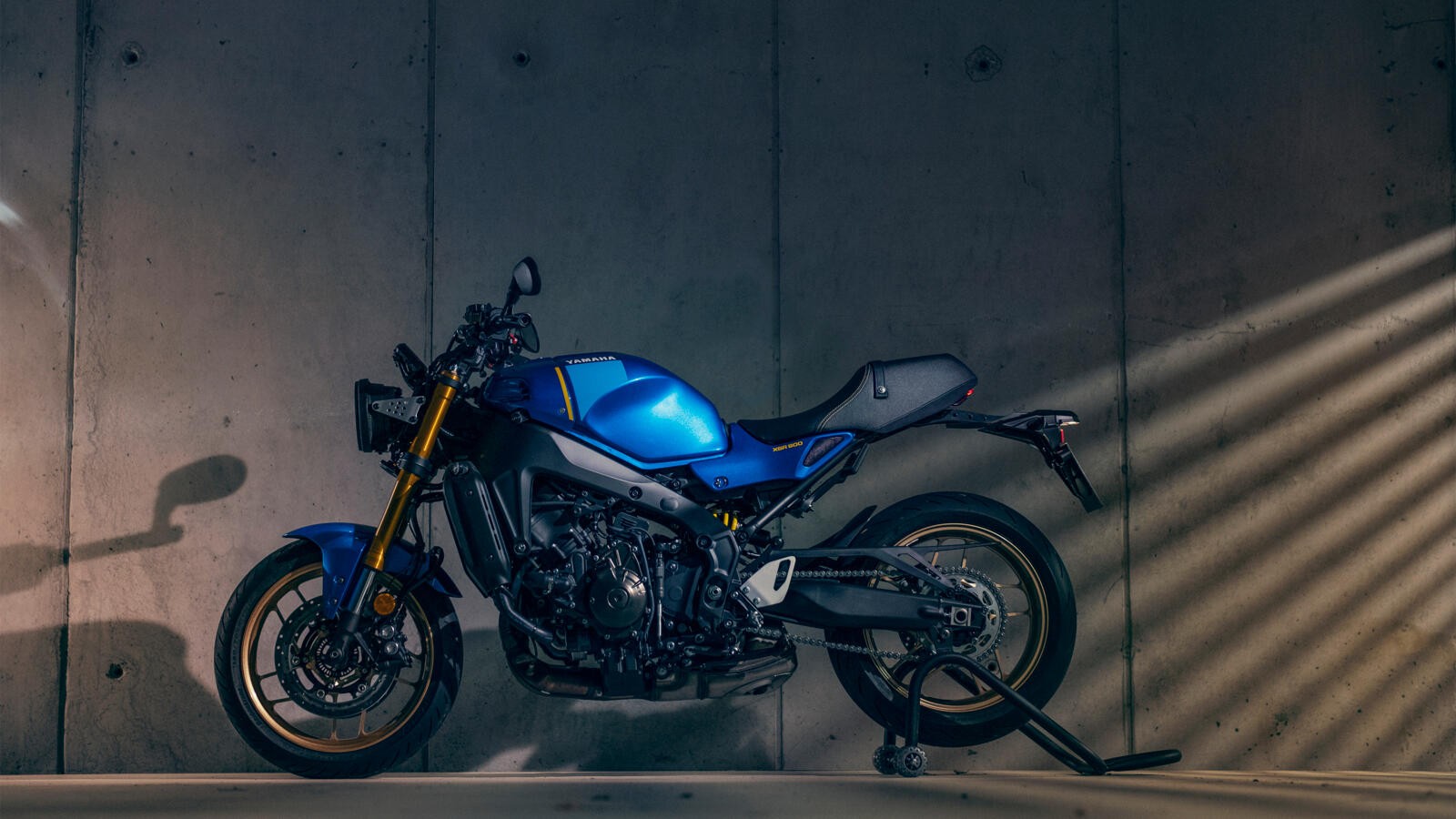 Yamaha XSR900 2022: le foto