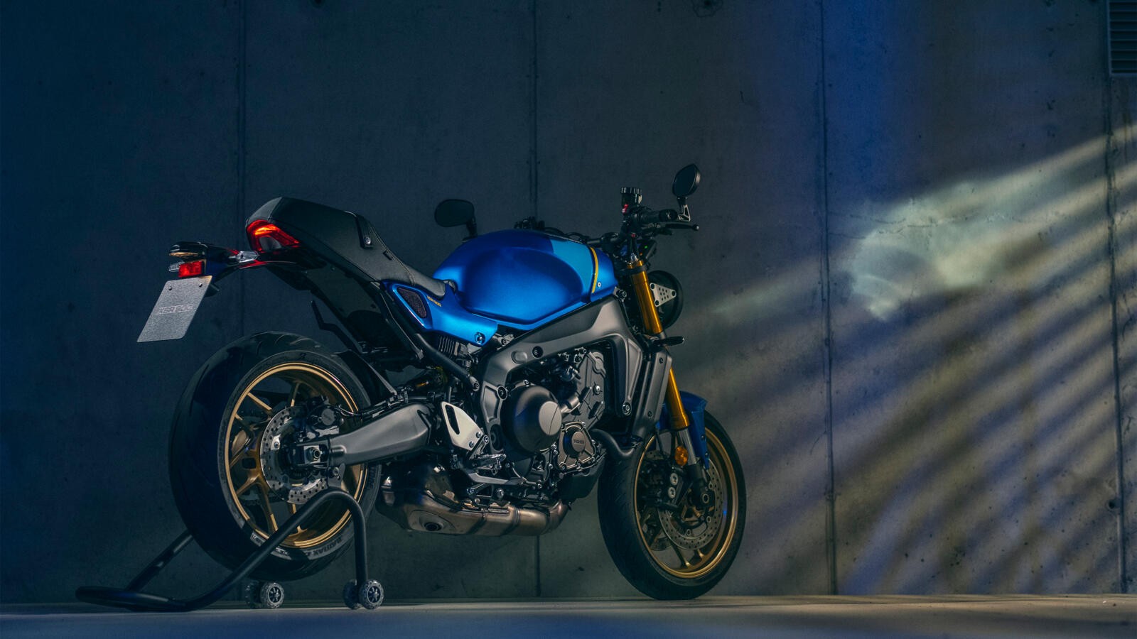 Yamaha XSR900 2022: le foto