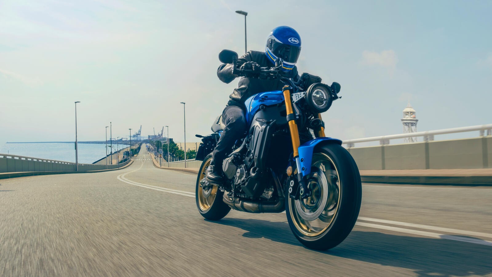 Yamaha XSR900 2022: le foto