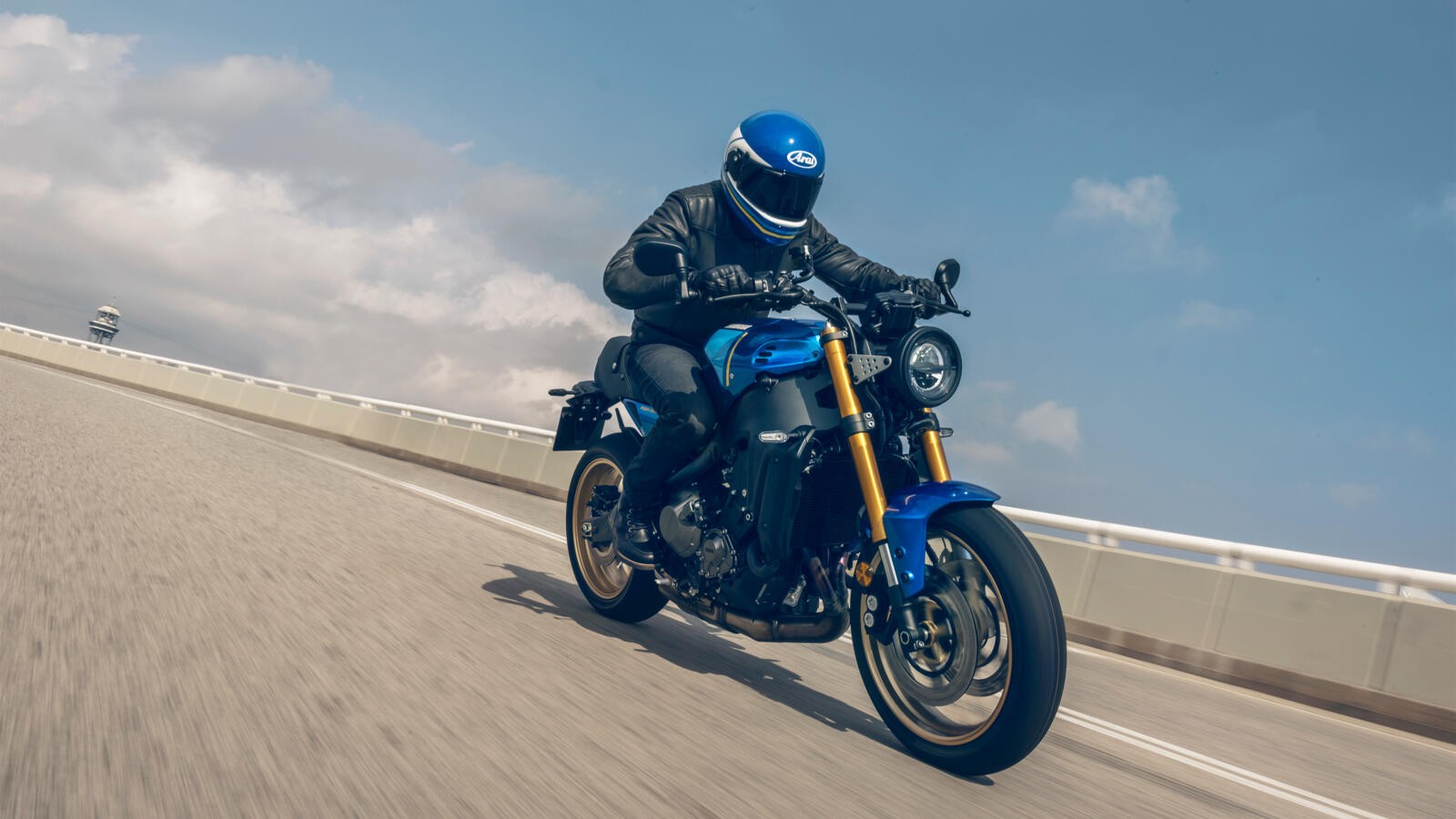 Yamaha XSR900 2022: le foto