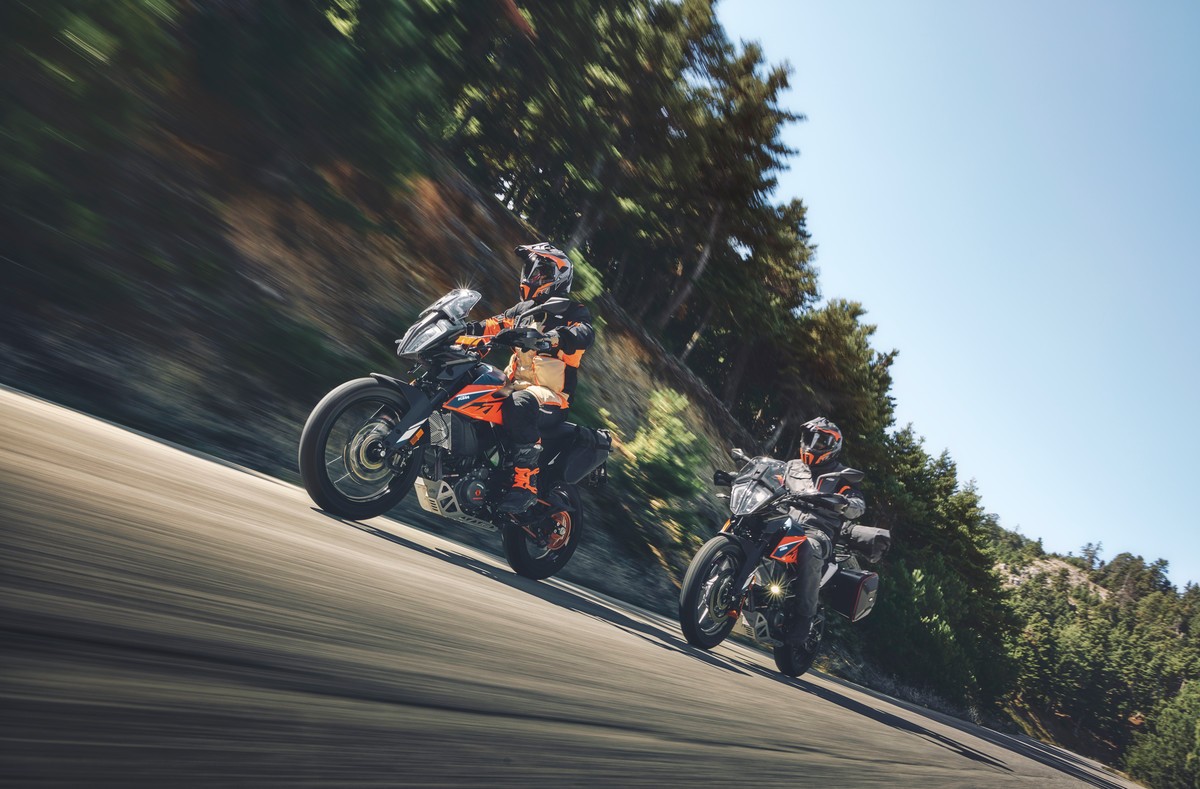 KTM svela la nuova 390 Adventure 2022: foto