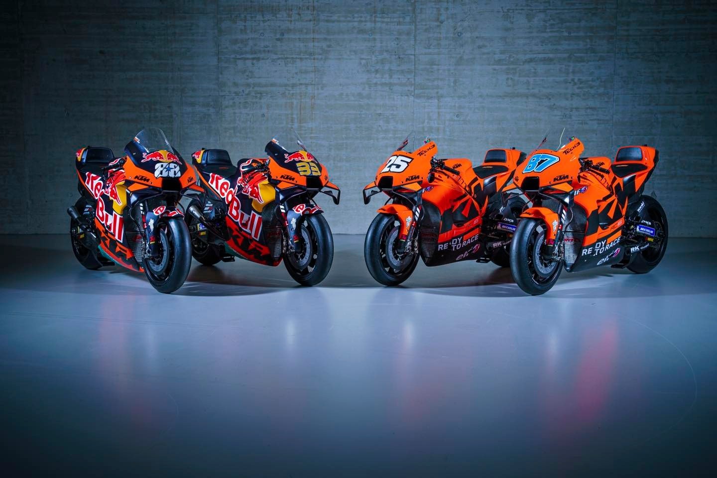 MotoGP, KTM svela la RC16 2022 e i team Factory e Tech3