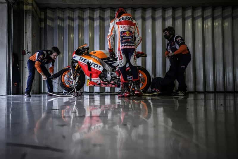 MotoGP, Marc Marquez torna in pista con la RC213V-S: le foto