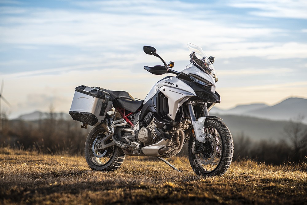 Ducati Multistrada V4 2022: foto