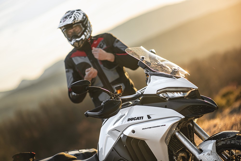 Ducati Multistrada V4 2022: foto