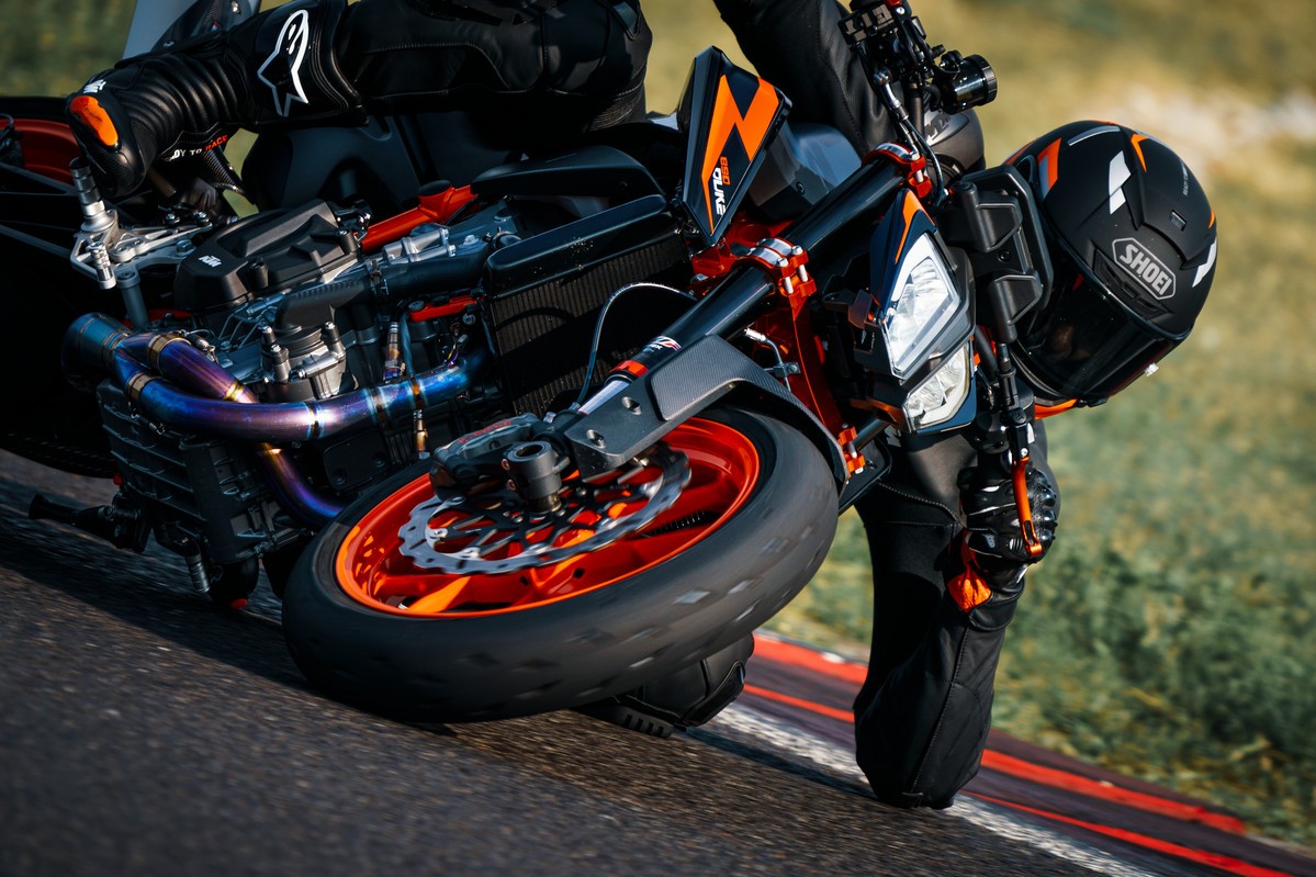 KTM 890 DUKE R 2022