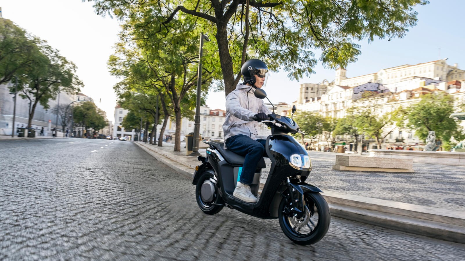 Yamaha NEO's: le foto del primo scooter elettrico