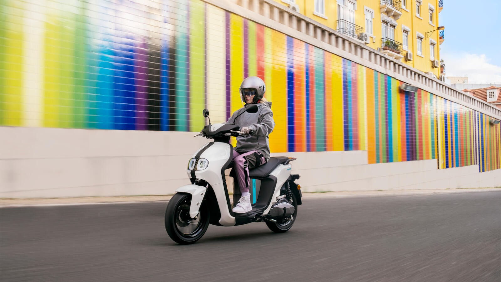 Yamaha NEO's: le foto del primo scooter elettrico