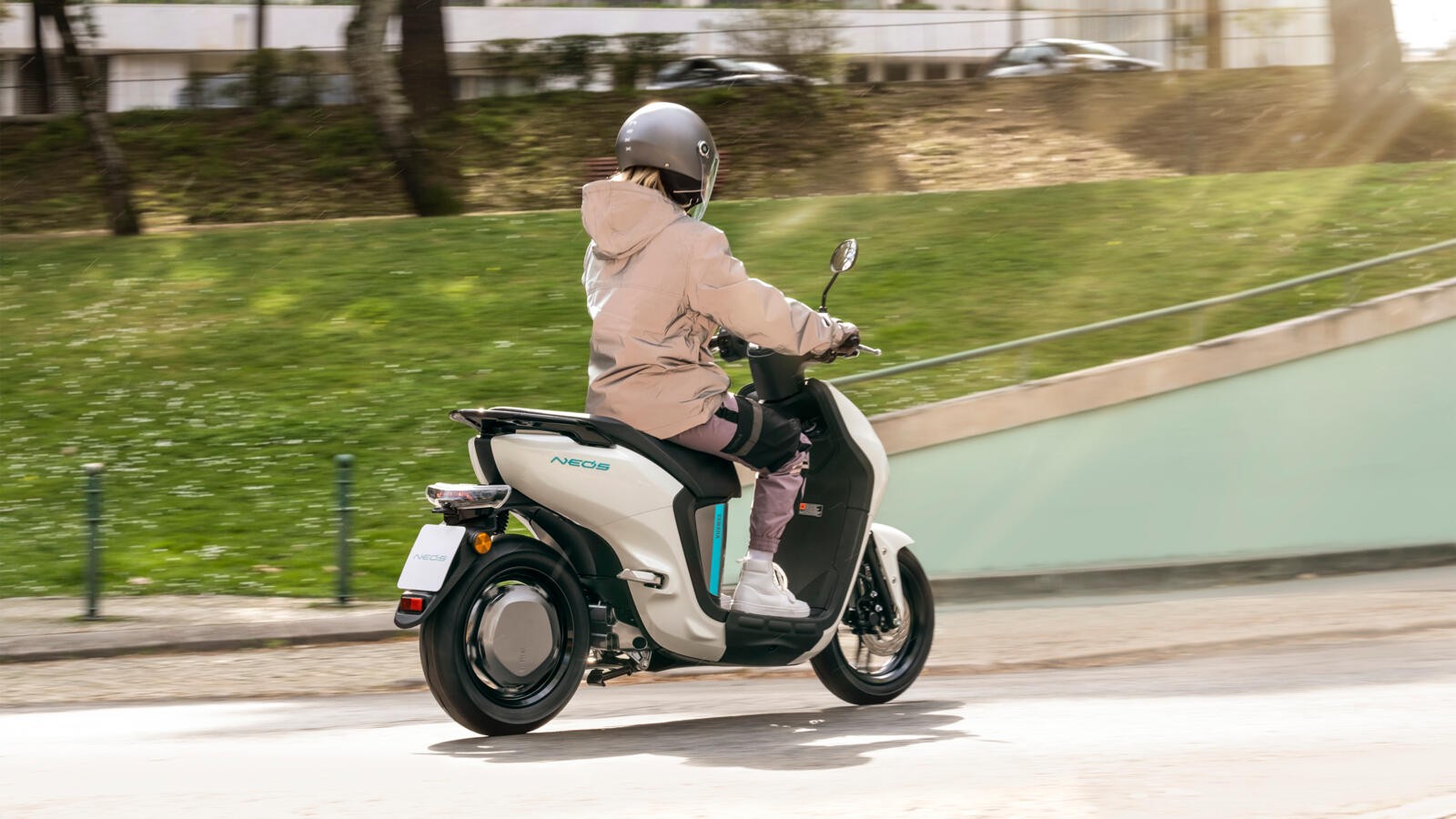 Yamaha NEO's: le foto del primo scooter elettrico