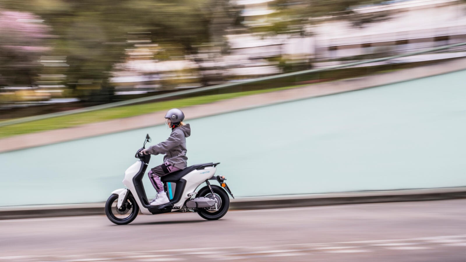 Yamaha NEO's: le foto del primo scooter elettrico