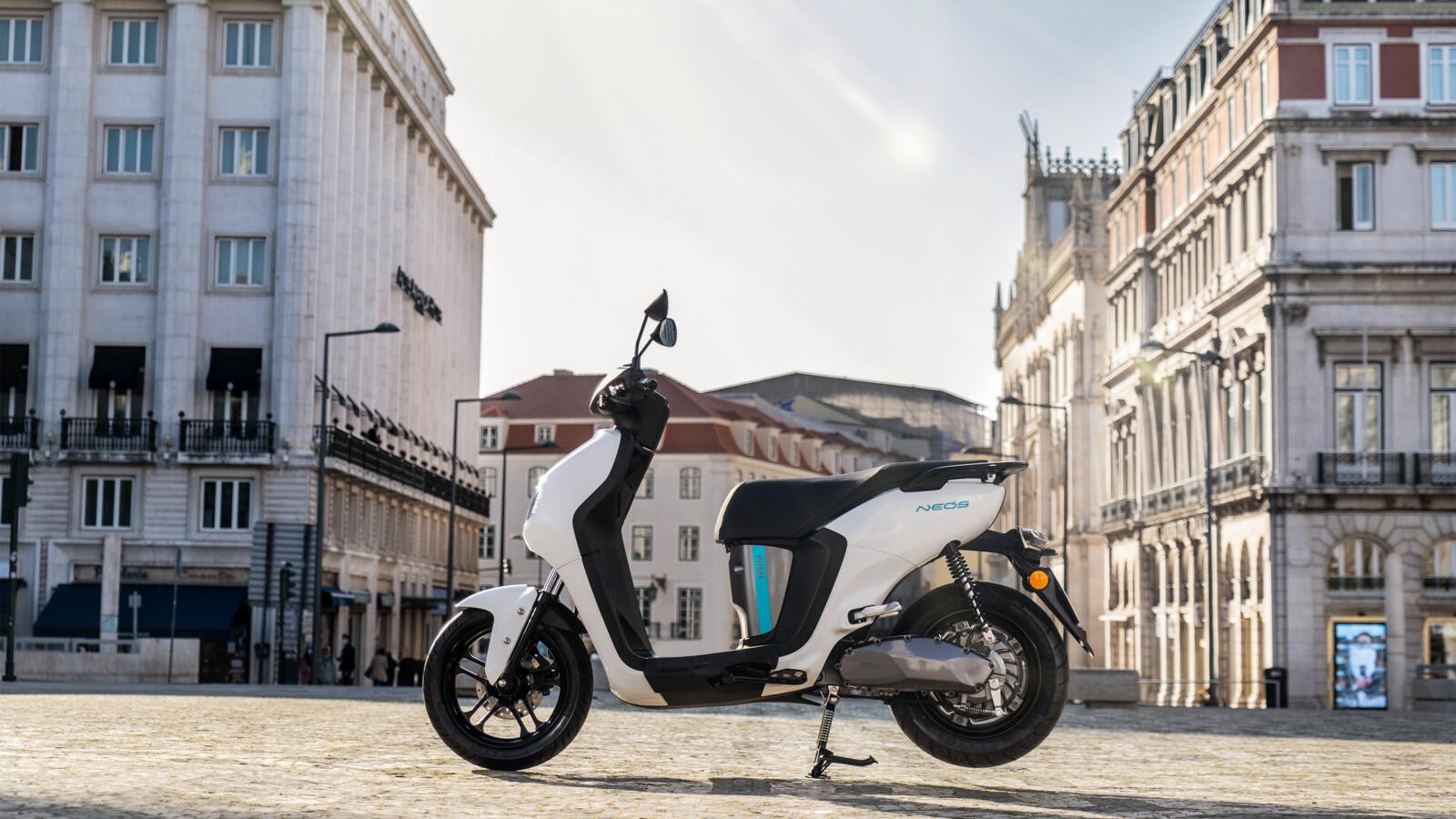 Yamaha NEO's: le foto del primo scooter elettrico