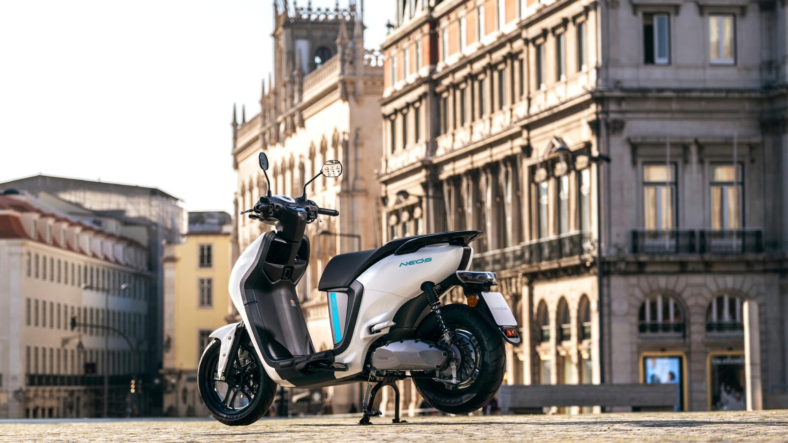 Yamaha NEO's: le foto del primo scooter elettrico