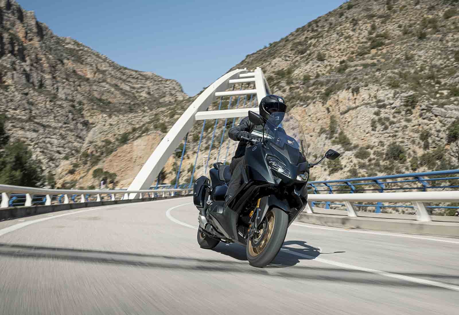 Yamaha TMAX 2022: le foto della prova