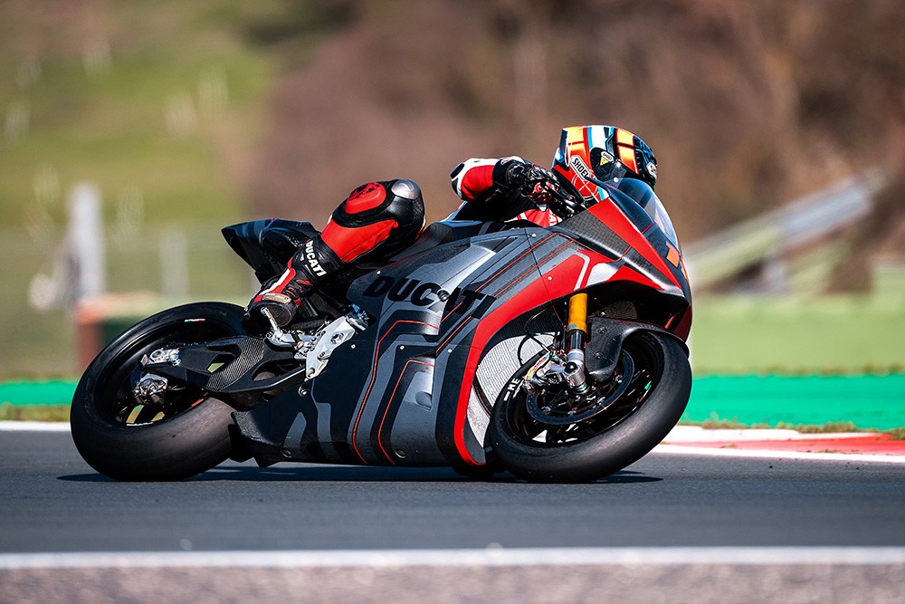 Ducati MotoE: ecco il prototipo in azione (Video)