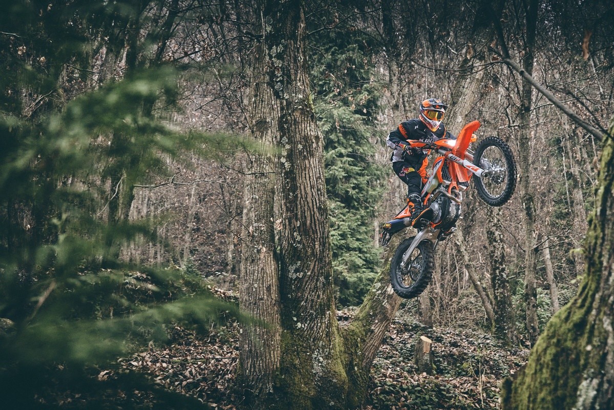 KTM svela la nuova gamma enduro 2023: foto