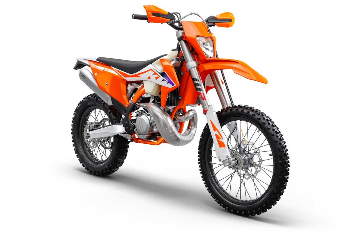 KTM svela la nuova gamma enduro 2023: foto