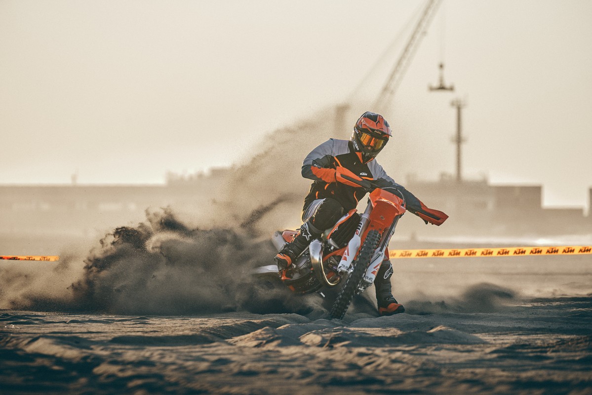 KTM svela la nuova gamma enduro 2023: foto