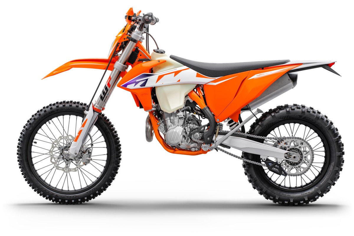 KTM svela la nuova gamma enduro 2023: foto