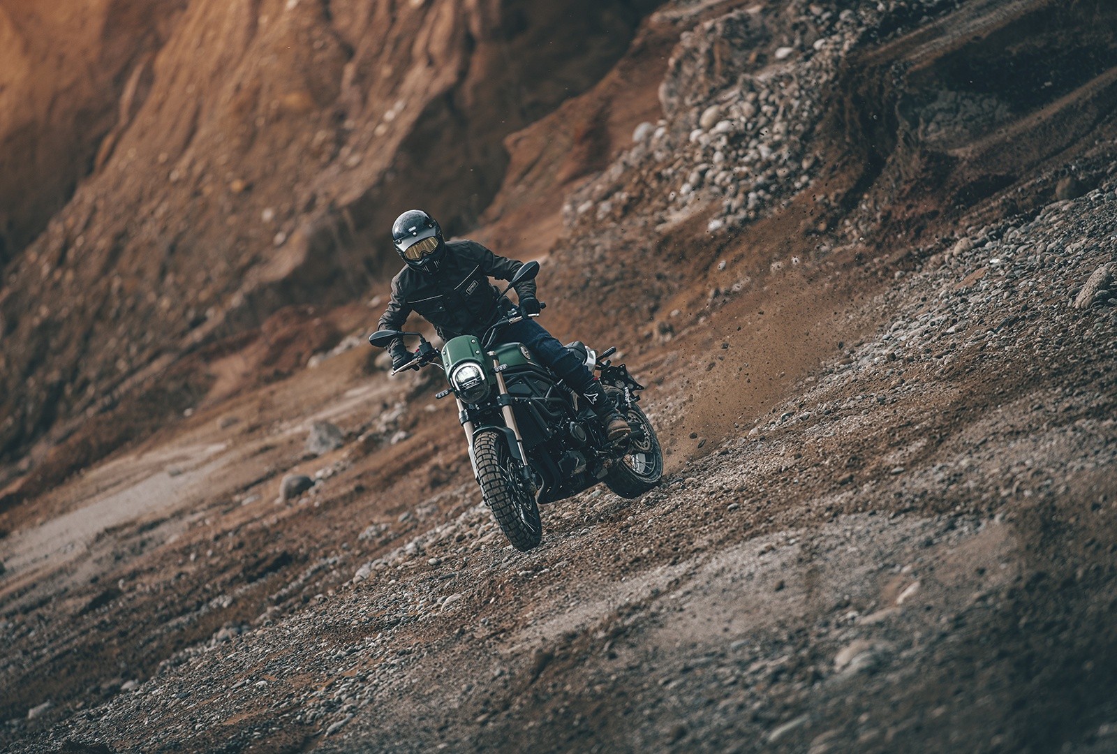 Benelli Leoncino 800 Trail: le foto