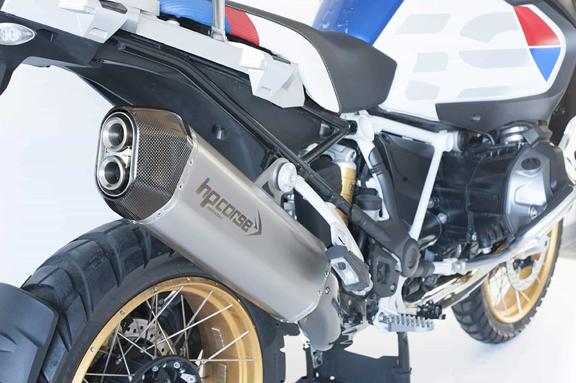 BMW R 1250 GS, HP Corse presenta tre nuovi scarichi