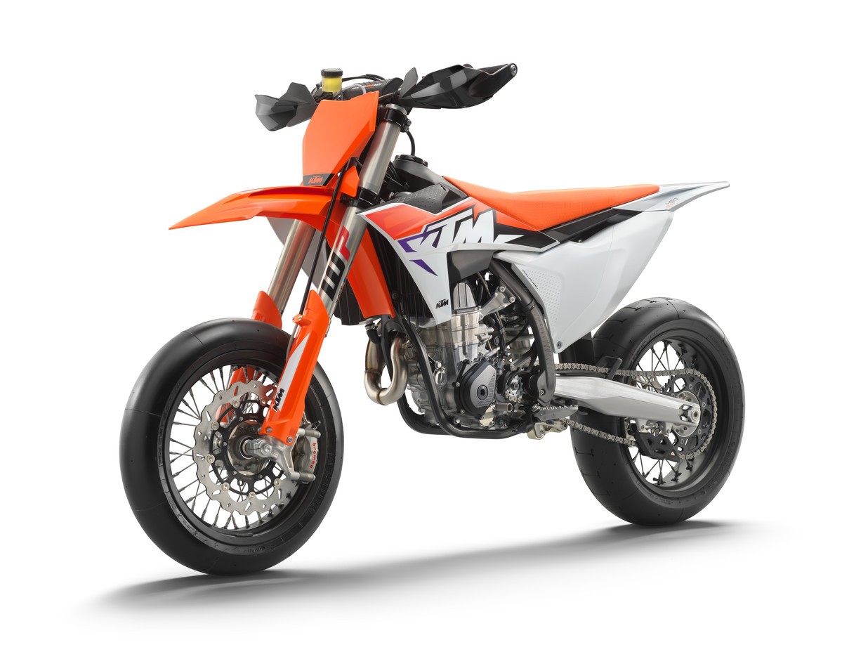 KTM 450 SMR 2023: le immagini ufficiali