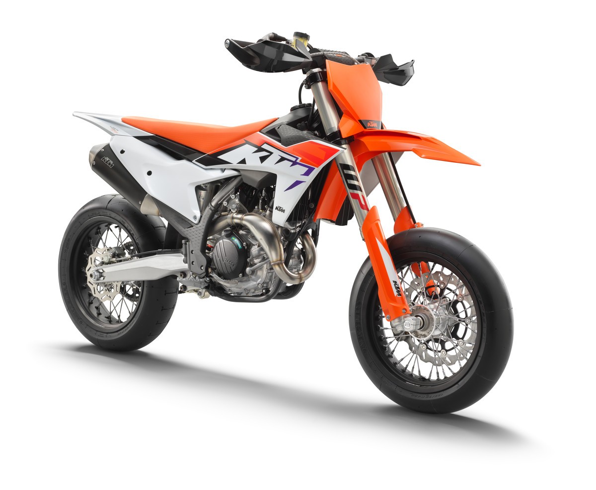 KTM 450 SMR 2023: le immagini ufficiali