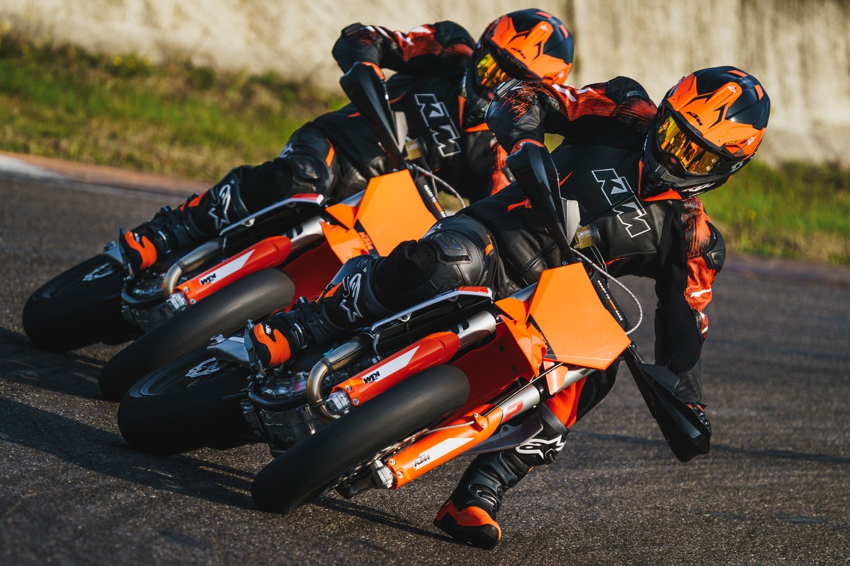 KTM 450 SMR 2023: le immagini ufficiali