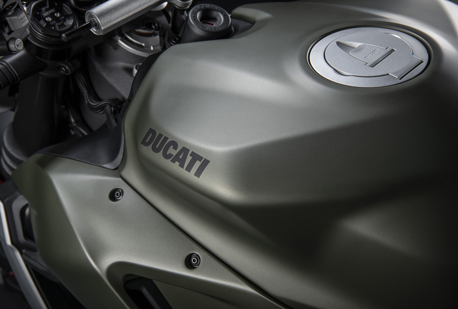 Ducati Streetfighter V2, nuova tinta Storm Green