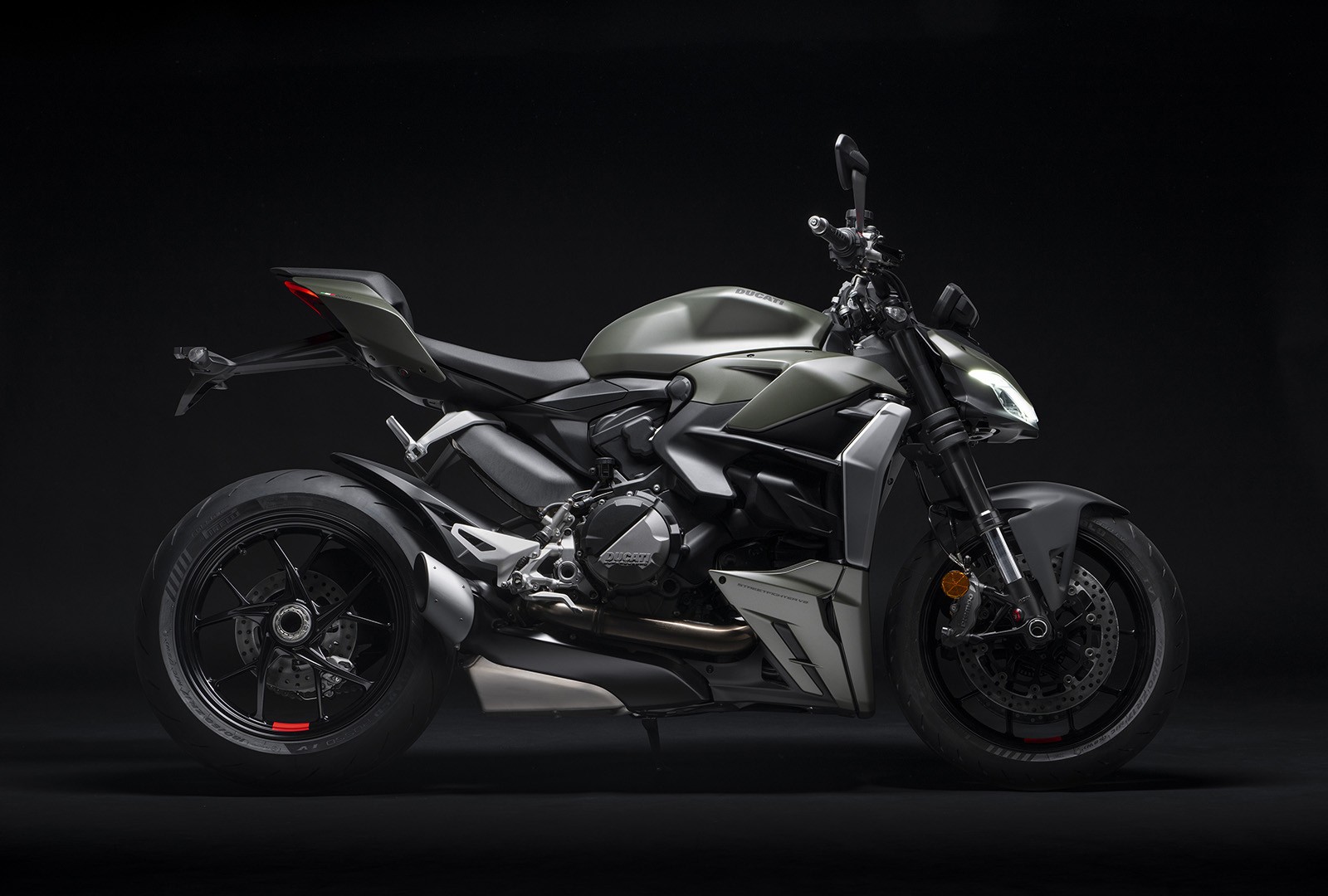 Ducati Streetfighter V2, nuova tinta Storm Green