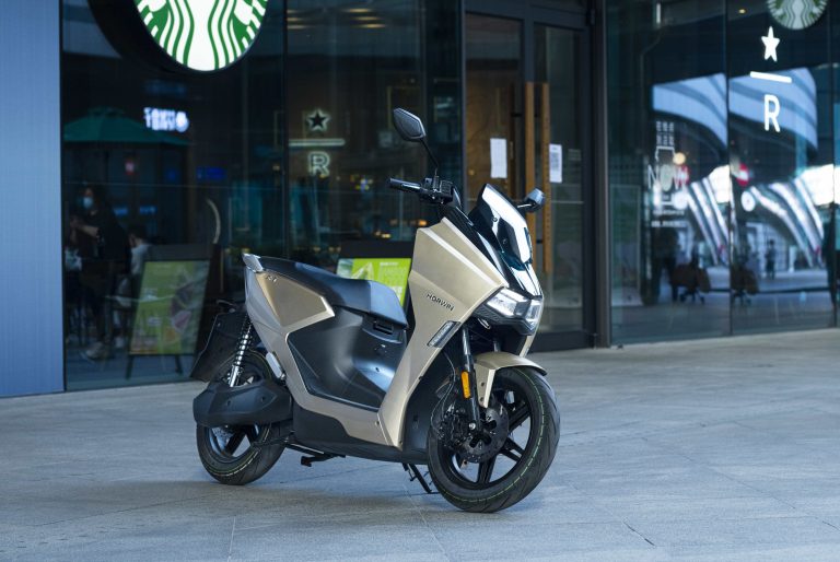 Horwin presenta il nuovo scooter elettrico SK3