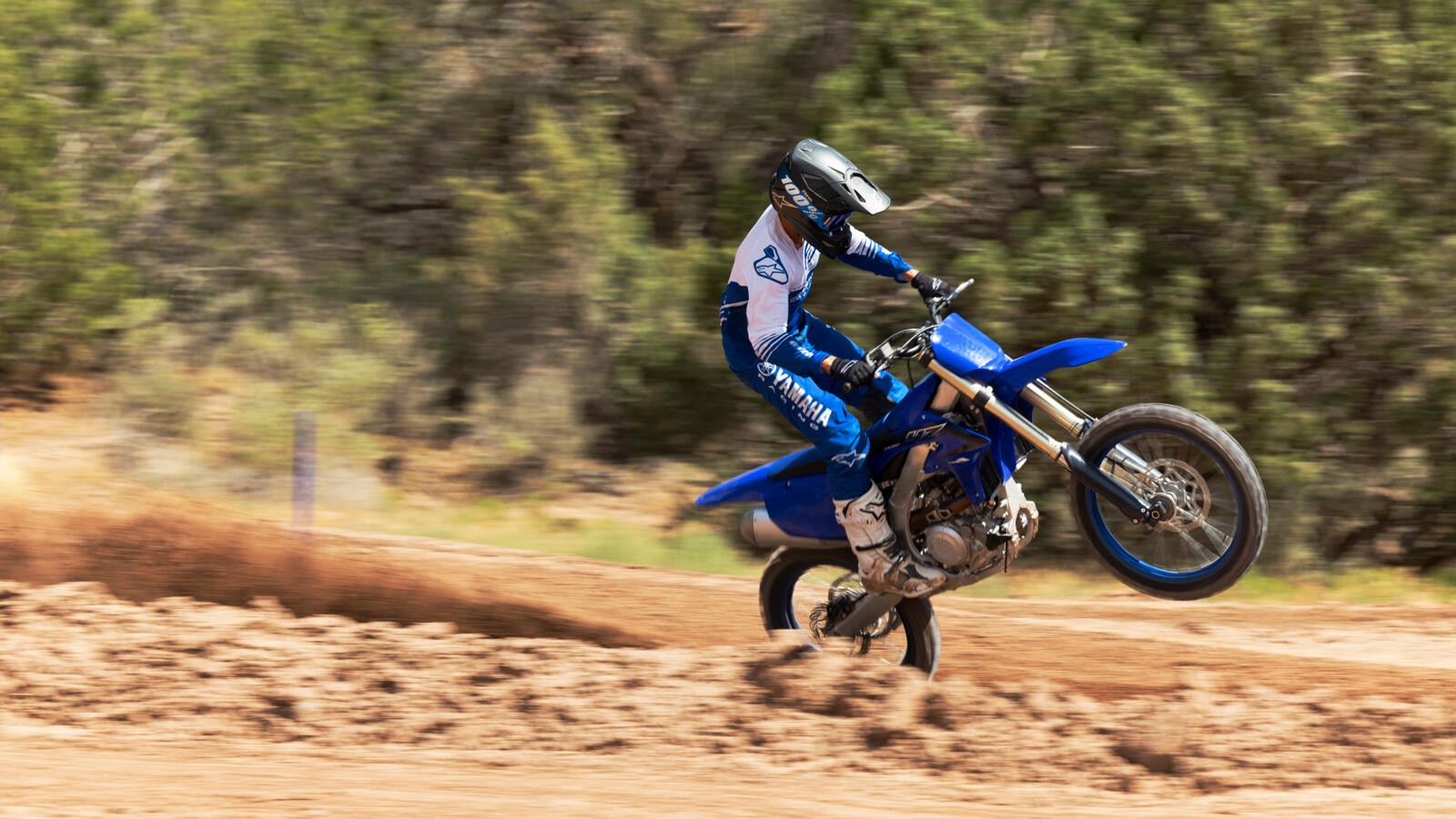 Yamaha YZ450F 2023: le foto