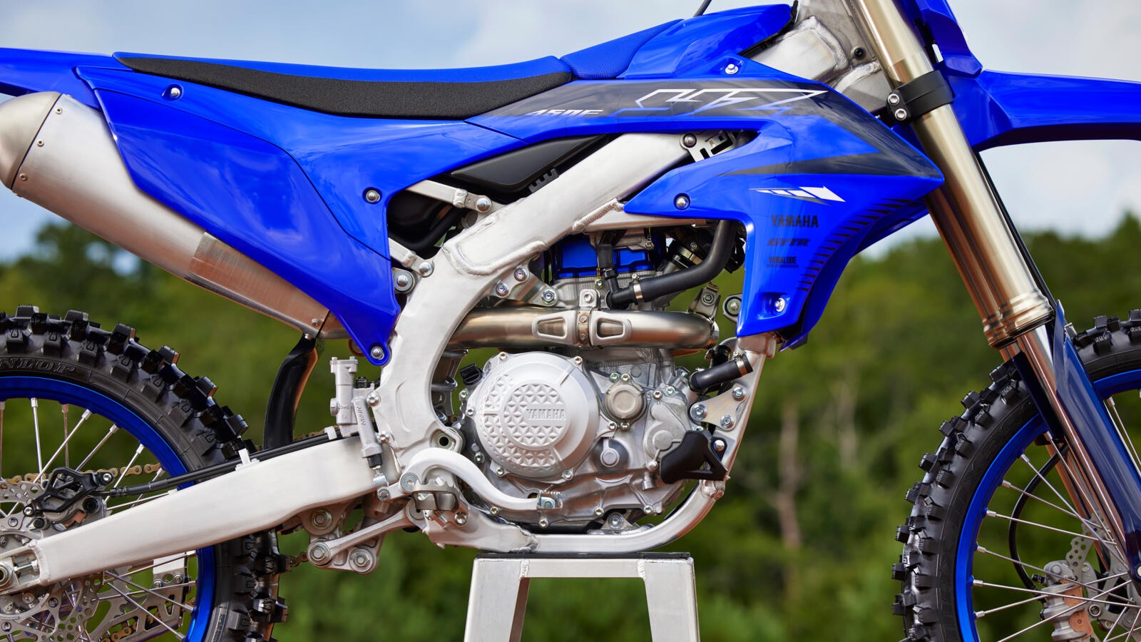 Yamaha YZ450F 2023: le foto