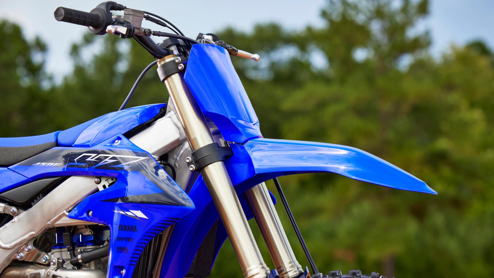 Yamaha YZ450F 2023: le foto